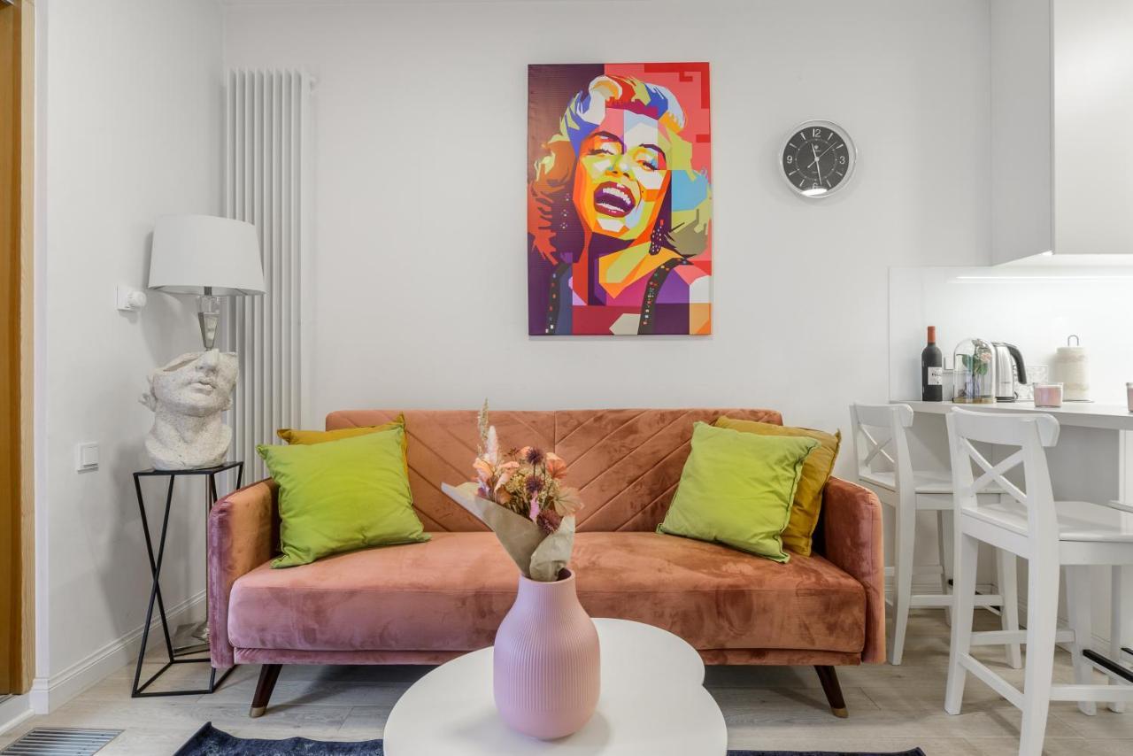 Lumina Luxury Apartments In Mennica Residence Warschau Buitenkant foto