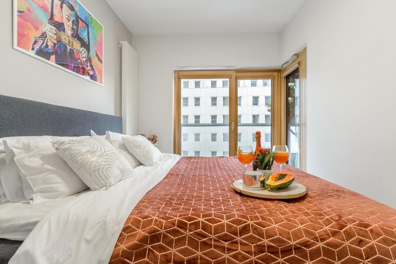 Lumina Luxury Apartments In Mennica Residence Warschau Buitenkant foto