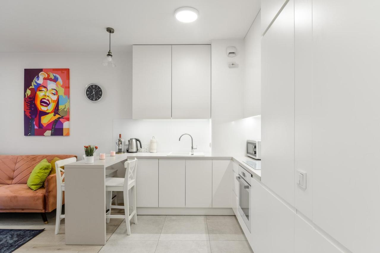 Lumina Luxury Apartments In Mennica Residence Warschau Buitenkant foto