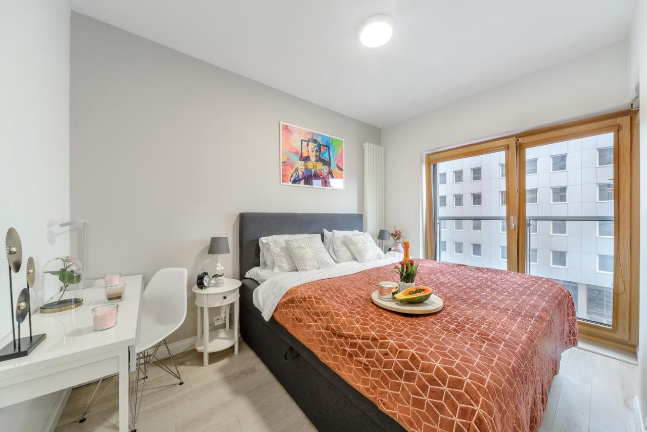 Lumina Luxury Apartments In Mennica Residence Warschau Buitenkant foto